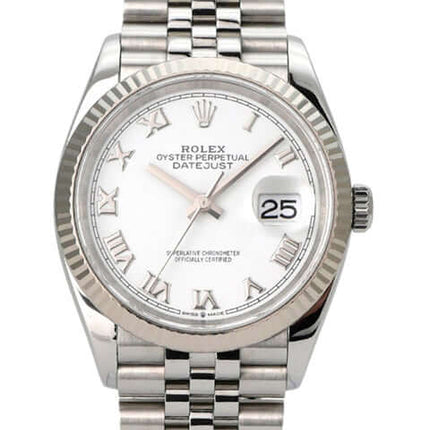 Rolex Datejust 36 Oystersteel Weißgold 126234 Weiß R Jubile Uhr mit weißem Zifferblatt und römischen Ziffern.
