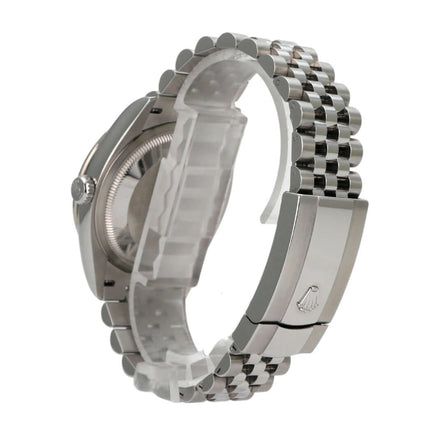 Rolex Datejust 36 Weißgold Diamant 126284RBR Blau Diamant Jubile-Band Seitensicht des Uhrenarmbands mit Faltschließe.