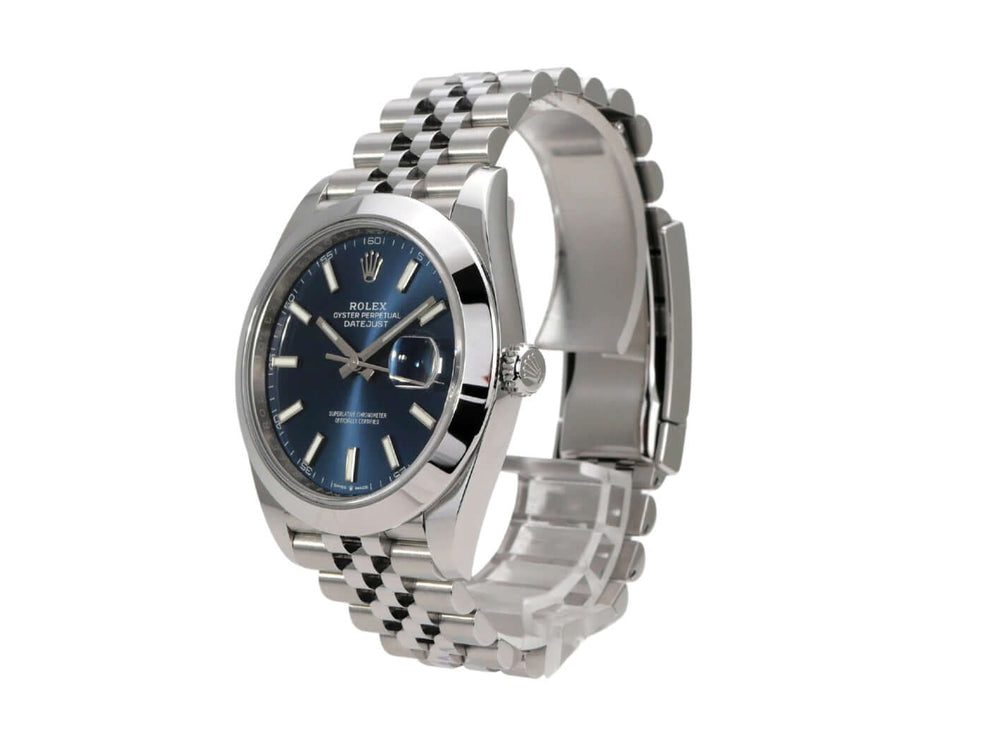Rolex Datejust 41 Edelstahl 126300 Blau Jubile-Band auf poliertem Edelstahlband mit blauem Zifferblatt.
