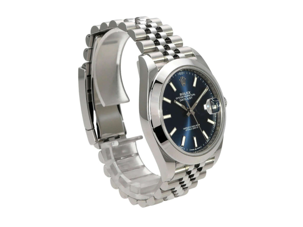 Rolex Datejust 41 Edelstahl 126300 Blau Jubile-Band mit poliertem Edelstahlgehäuse und blauem Zifferblatt.