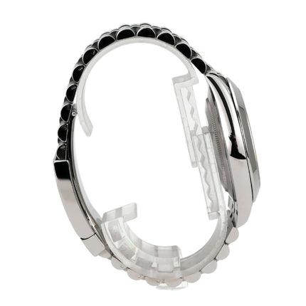 Seitenansicht der Rolex Datejust 41 Edelstahl 126300 mit Jubile-Band im eleganten Design.