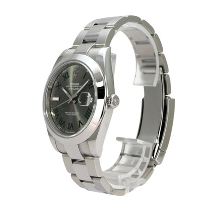 Rolex Datejust 41 Edelstahl 126300 Rhodium Römisch Seitenansicht der Uhr mit rhodiumfarbenem Zifferblatt und römischen Ziffern.