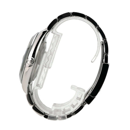 Rolex Datejust 41 Edelstahl 126300 Schwarz Oyster-Band seitliche Ansicht des Gehäuses mit schwarzem Oyster-Band.