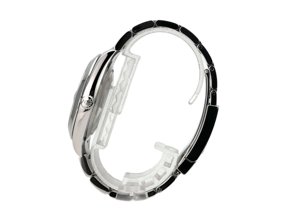 Rolex Datejust 41 Edelstahl 126300 Schwarz Oyster-Band seitliche Ansicht des Gehäuses mit schwarzem Oyster-Band.