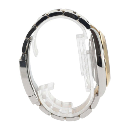 Seitenansicht der Rolex Datejust 41 Edelstahl Gelbgold mit Faltschließe, Gehäuse in Edelstahl und Gelbgold.