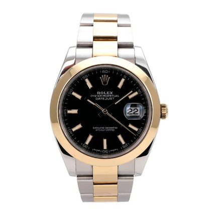 Rolex Datejust 41 Edelstahl Gelbgold 126303 Schwarz, schwarzes Zifferblatt und Oyster-Armband.