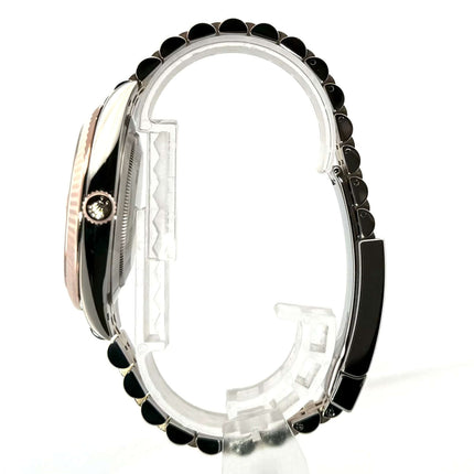 Rolex Datejust 41 Edelstahl Everose-Gold 126331 Gehäuse-Seitenansicht auf weißem Hintergrund