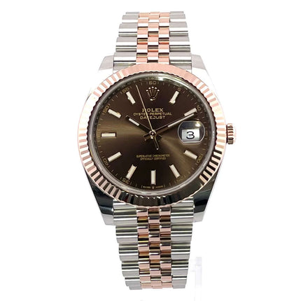 Rolex Datejust 41 Edelstahl Everose-Gold Ref. 126331 aus 2022 mit Choco Zifferblatt und Jubile Armband aus Edelstahl und 18 kt Everose-Gold.