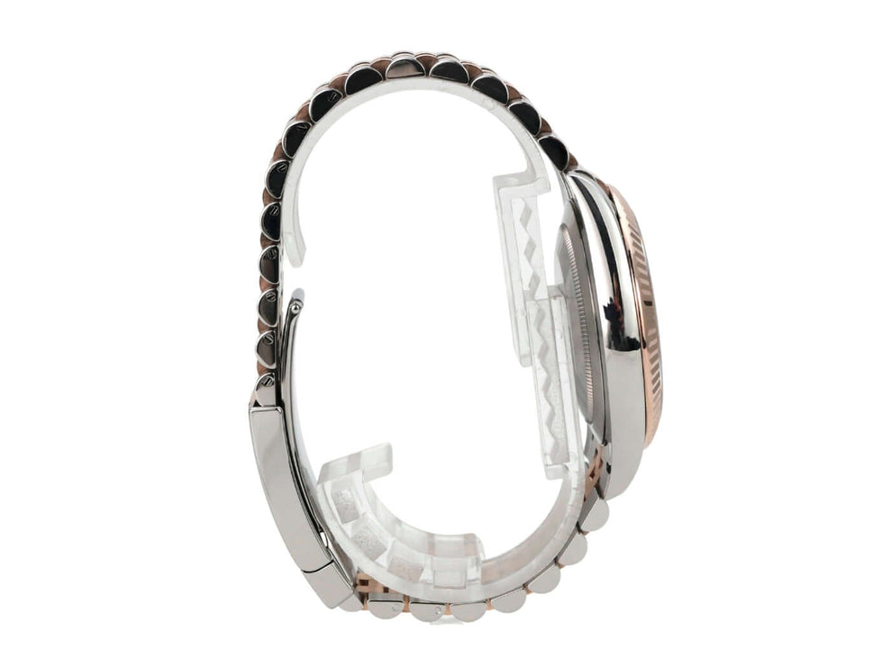 Rolex Datejust 41 Edelstahl Everose-Gold 126331 Slate Jubile-Band side view showcasing its elegant design.