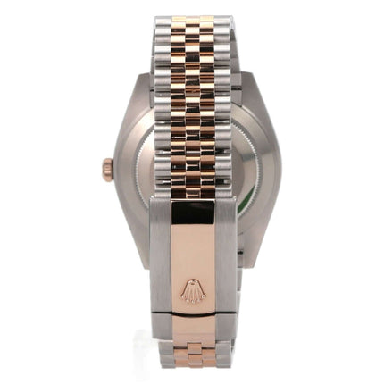 Rolex Datejust 41 Edelstahl Everose-Gold 126331 Slate Römisch Jubile-Band Ansicht von hinten mit Jubile-Armband.