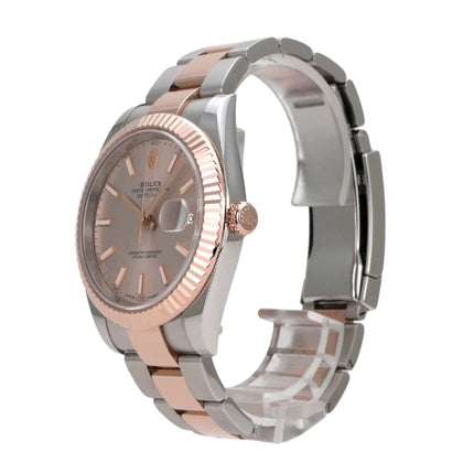 Rolex Datejust 41 Edelstahl Everose-Gold 126331 Sundust seitliche Ansicht der Uhr mit Edelstahl- und Everose-Gold-Armband.