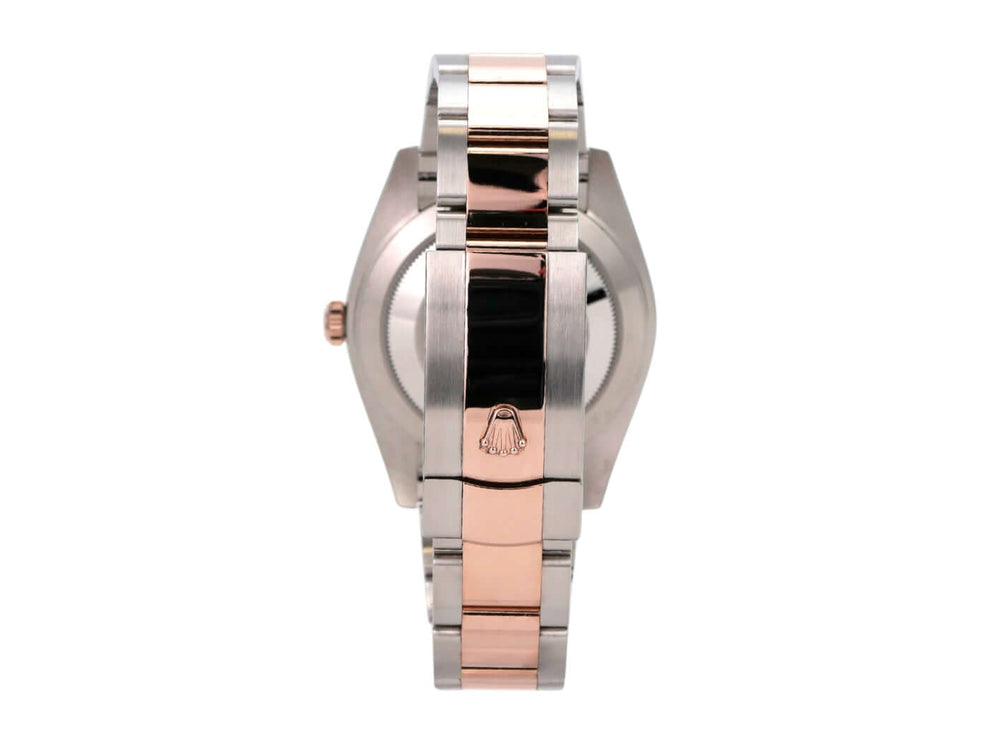 Rolex Datejust 41 Edelstahl Everose-Gold 126331 Sundust Seitenansicht des Uhrarmbands und Gehäuses.