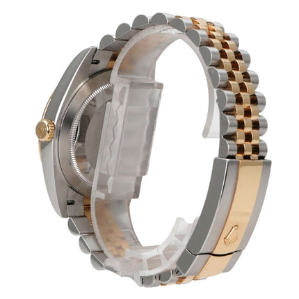 Rolex Datejust 41 Edelstahl Gelbgold 126333 Champagner Jubile-Band seitliche Ansicht mit Jubile-Armband.