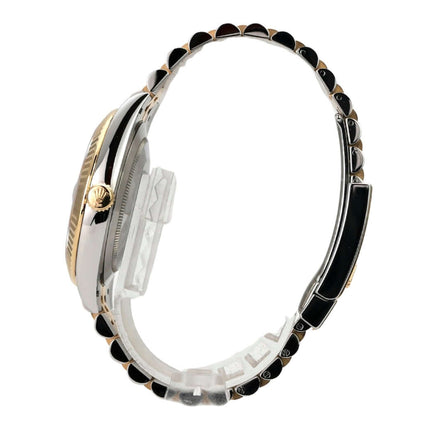 Rolex Datejust 41 Edelstahl Gelbgold 126333 Perlmutt DIA Jubile-Band Seitenansicht mit Edelstahl-Gehäuse und Gelbgold-Armband.