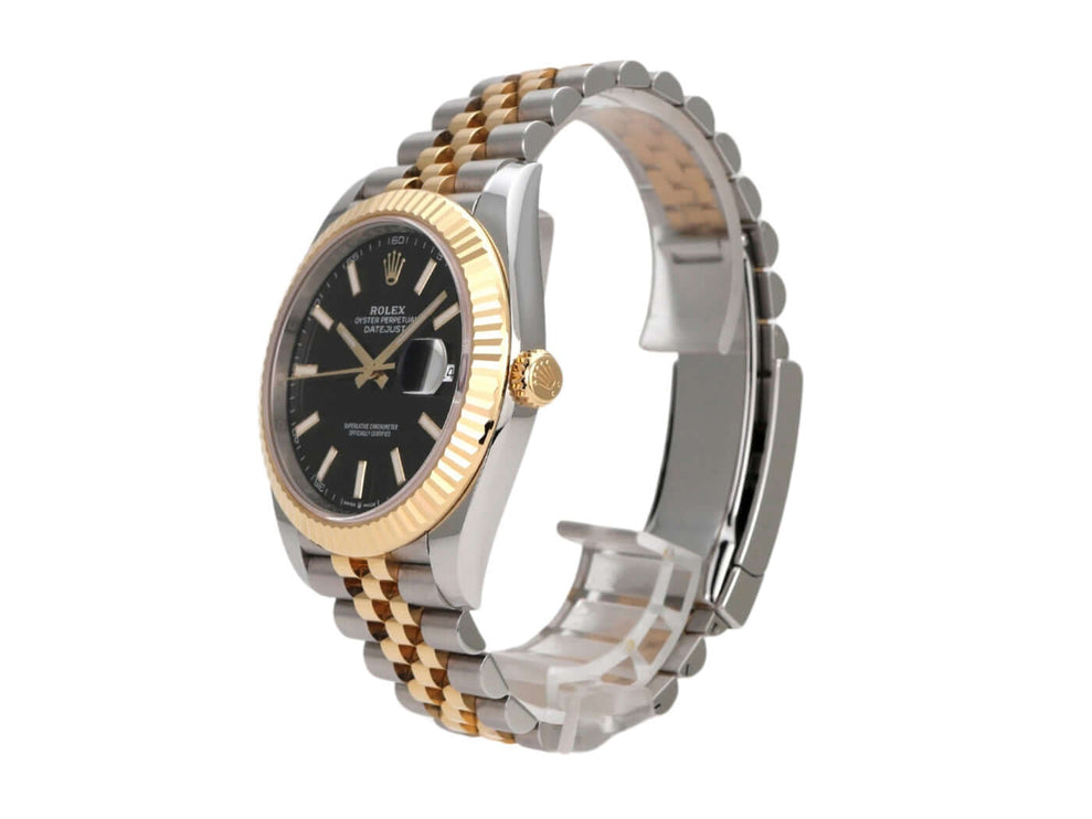 Rolex Datejust 41 Edelstahl Gelbgold Ref. 126333 mit schwarzem Zifferblatt und Jubile-Armband.