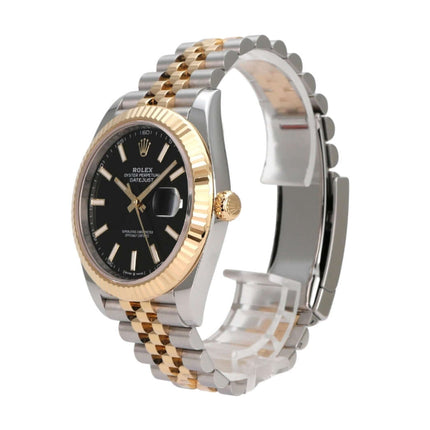 Rolex Datejust 41 Edelstahl Gelbgold 126333 Schwarz Jubile-Band mit schwarzem Zifferblatt und Jubile-Armband.