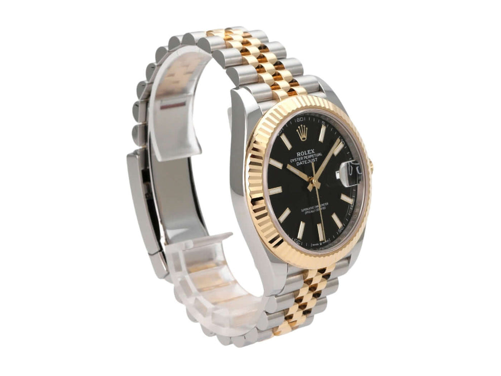 Rolex Datejust 41 Edelstahl Gelbgold 126333 Schwarz Jubile-Band mit glänzendem Gehäuse und Zifferblatt.