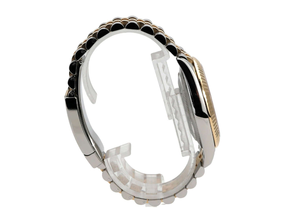 Rolex Datejust 41 Edelstahl Gelbgold 126333 Silber Jubile-Band seitliche Ansicht des Armbands und Gehäuses.