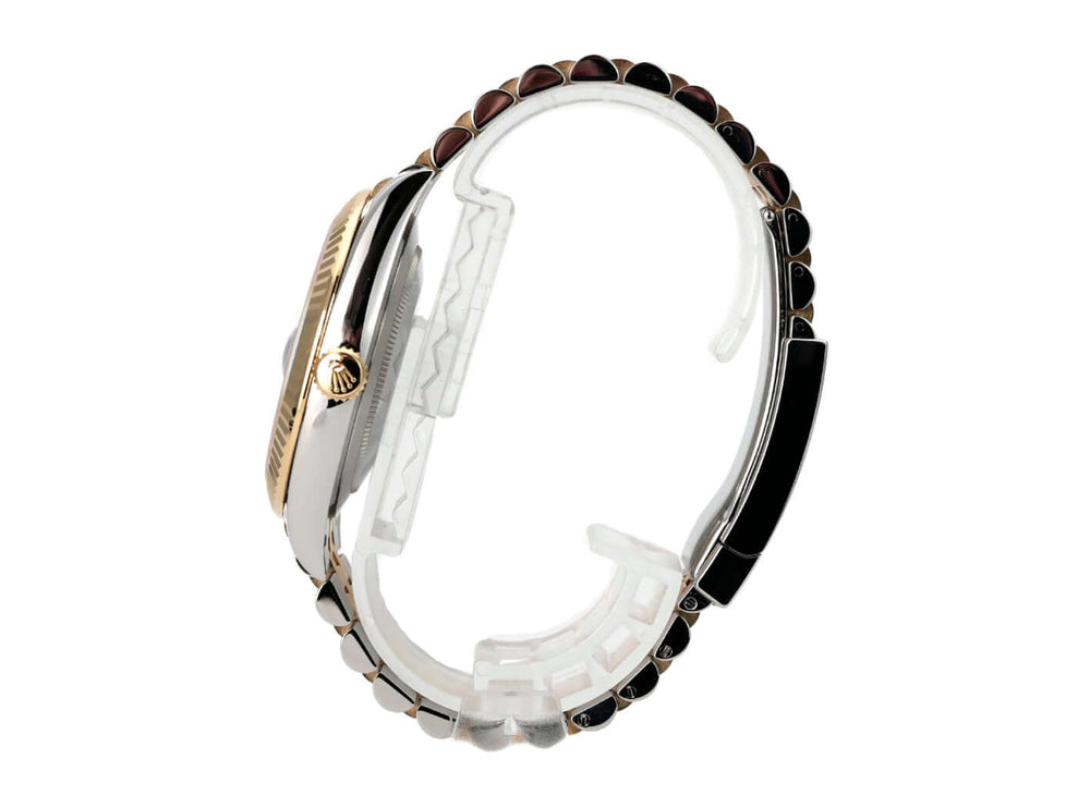 Seitenansicht der Rolex Datejust 41 Edelstahl Gelbgold 126333 Slate Jubile-Band mit poliertem und satinierten Armband.