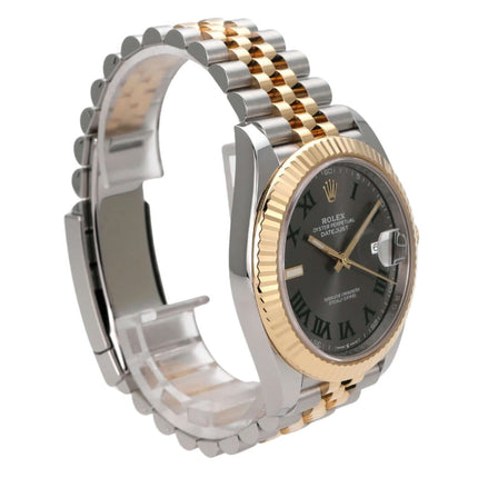 Rolex Datejust 41 Edelstahl Gelbgold 126333 Slate Jubile-Band in elegantem Design mit römischen Ziffern und geriffelter Lünette.