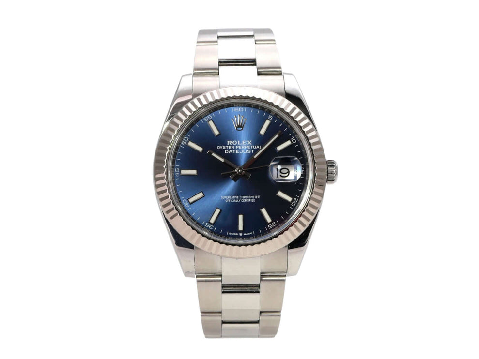 Rolex Datejust 41 Edelstahl Weißgold 126334 Blau mit blauem Zifferblatt und poliertem Edelstahlband.