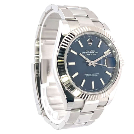 Rolex Datejust 41 Edelstahl Weißgold 126334 Blau mit blauem Zifferblatt und Oyster Edelstahlband, 41mm Gehäuse, 18kt Weißgold Lünette.