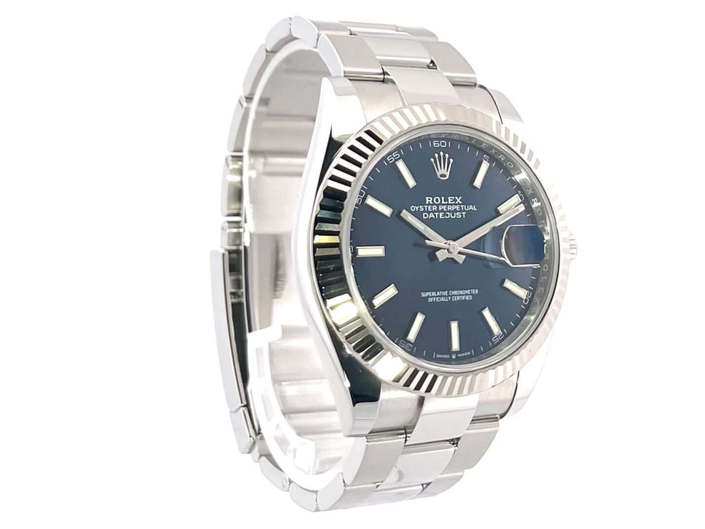Rolex Datejust 41 Edelstahl Weißgold 126334 Blau mit blauem Zifferblatt und Oyster Edelstahlband, 41mm Gehäuse, 18kt Weißgold Lünette.