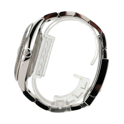 Seitenansicht der Rolex Datejust 41 mit Edelstahl- und Weißgoldband, detailreiche Verarbeitung und Lünette.