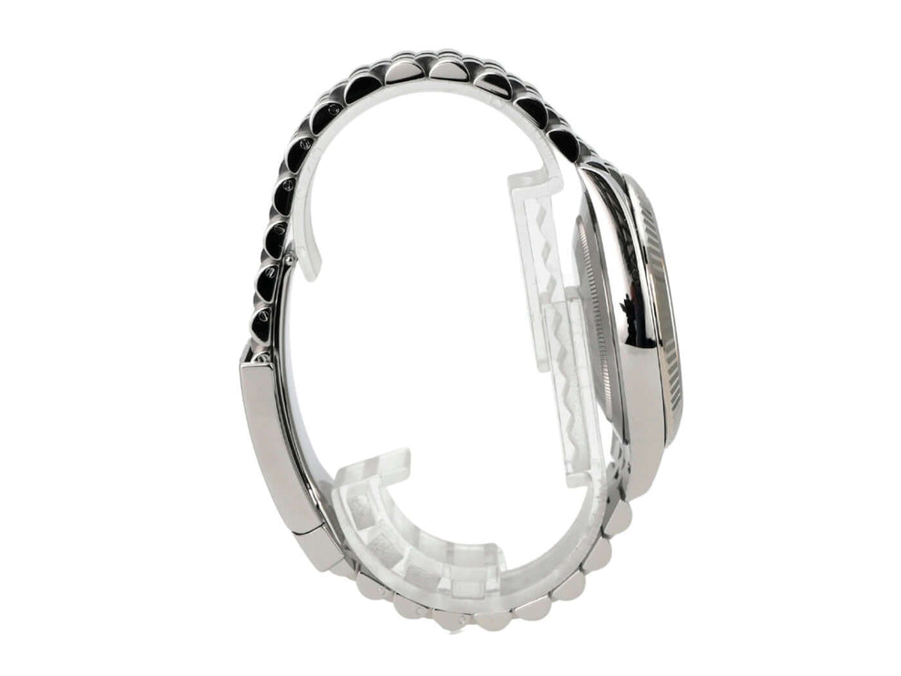 Rolex Datejust 41 Edelstahl Weißgold 126334 Blau Dia Jubile-Band seitlicher Blick auf Edelstahlarmband und Gehäuse.