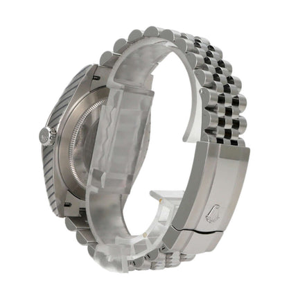 Seite der Rolex Datejust 41 Edelstahl/Weißgold mit Jubile-Band und Faltschließe.