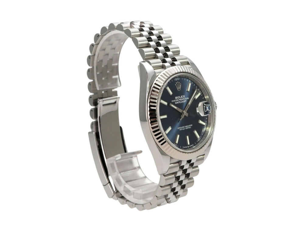 Rolex Datejust 41 Edelstahl Weißgold 126334 Blau Jubile-Band seitlich mit glänzendem Zifferblatt und Jubile-Armband