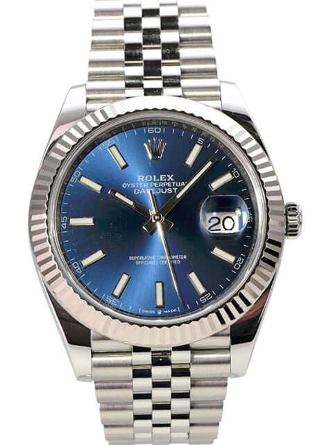 Rolex Datejust 41 Edelstahl Weißgold 126334 Blau Jubile-Band mit blauem Zifferblatt und Jubile-Armband.