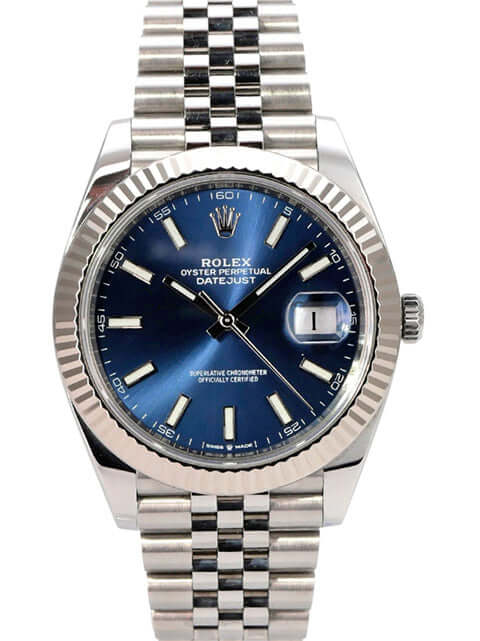Rolex Datejust 41 Edelstahl Weißgold 126334 Blau Jubile-Band mit blauem Zifferblatt und Jubilee-Armband.