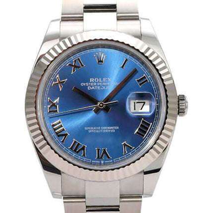 Rolex Datejust 41 Edelstahl Weißgold 126334 Blau Römisch mit blauem Zifferblatt und römischen Ziffern.