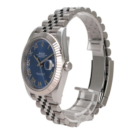 Rolex Datejust 41 Oystersteel Weißgold 126334 Blau Römisch Jubile-Band seitliche Ansicht der Uhr mit blauem Zifferblatt