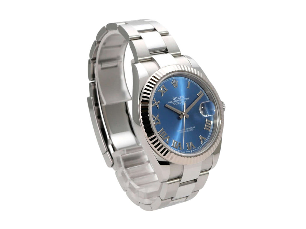Rolex Datejust 41 Edelstahl Weißgold 126334 Blau Römisch mit blauem Zifferblatt und Edelstahlband.