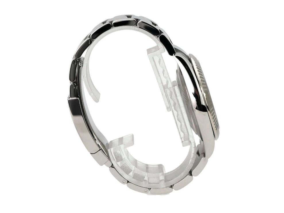 Rolex Datejust 41 Edelstahl Weißgold 126334 Blau Römisch Armband aus Edelstahl und Weißgold, detailreiche Ansicht.