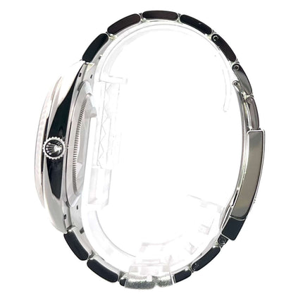 Seitenansicht der Rolex Datejust 41 Edelstahl Weißgold 126334 mit poliertem Edelstahlgehäuse und Oyster-Armband.