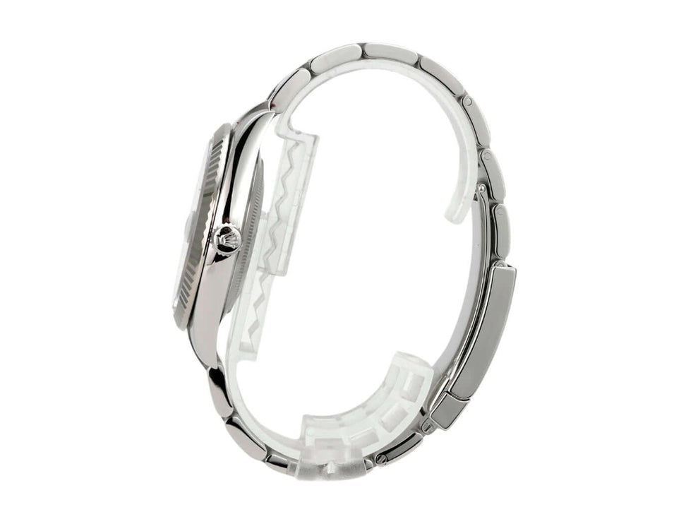 Seitenansicht der Rolex Datejust 41 Edelstahl Weißgold 126334 Mint Green mit poliertem Edelstahlband.