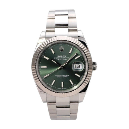 Rolex Datejust 41 Edelstahl Weißgold 126334 Mint Green mit mintgrünem Zifferblatt und 18 kt Weißgold Leuchtindizes.