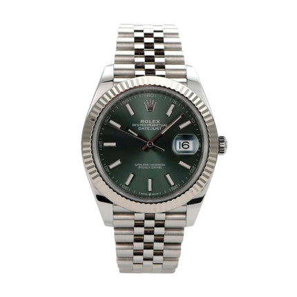 Rolex Datejust 41 Edelstahl Weißgold 126334 Mintgrün mit Jubile-Band und 18 kt Weißgold Leuchtindizes.