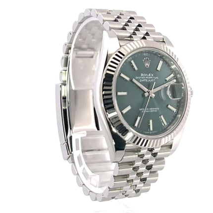 Rolex Datejust 41 Edelstahl Weißgold 126334, Minzgrünes Zifferblatt, Jubile-Band, poliertes und satiniertes Edelstahlgehäuse und -armband.