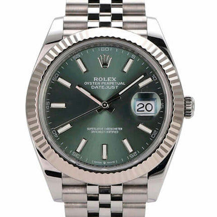 Rolex Datejust 41 Edelstahl Weißgold 126334 Mint Green Jubile-Band mit grünem Zifferblatt und Jubile-Armband.