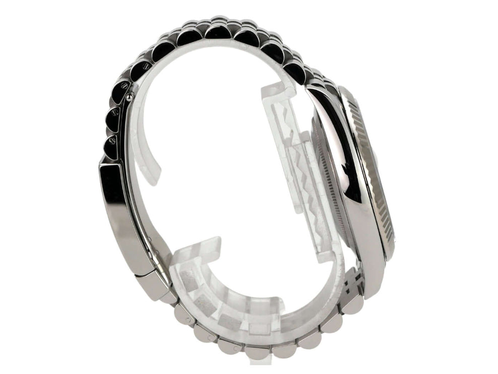 Rolex Datejust 41 Edelstahl Weißgold 126334 Mint Green Jubile-Band mit poliertem Jubile-Armband aus Edelstahl.