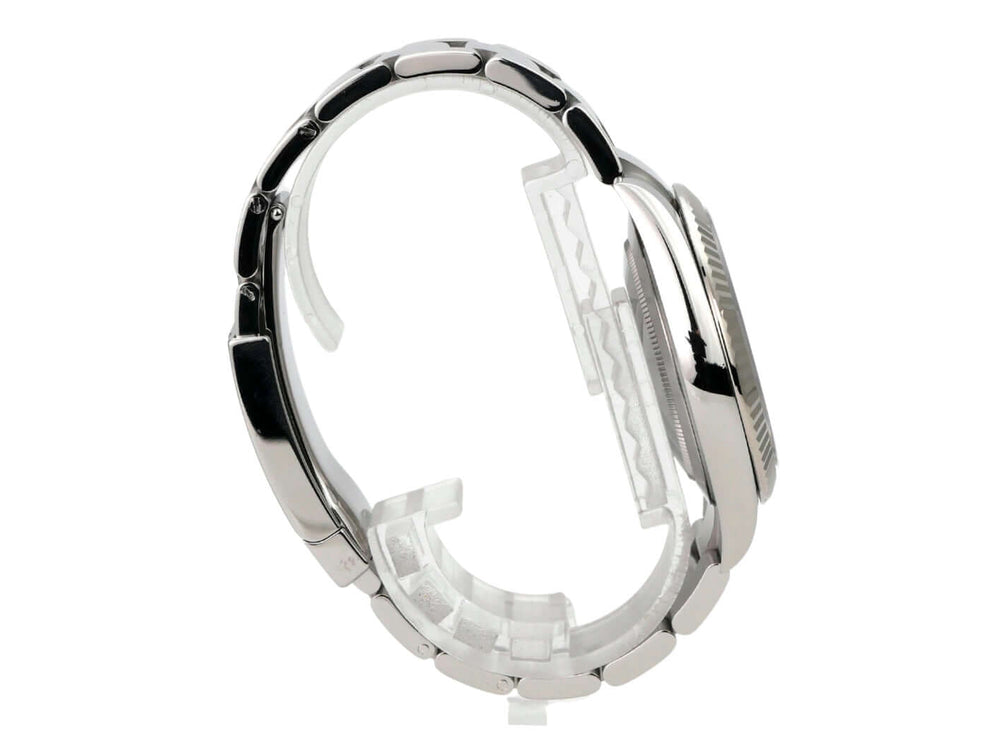 Rolex Datejust 41 Edelstahl Weißgold 126334 Rhodium seitliche Ansicht mit poliertem und satiniertem Gehäuse.