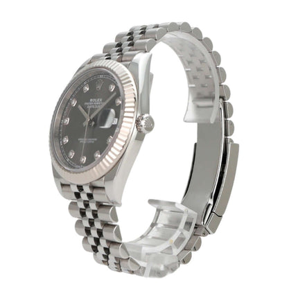 Rolex Datejust 41 Edelstahl Weißgold, rhodiumfarbenes Zifferblatt mit Diamanten, Jubile-Band, seitliche Ansicht.