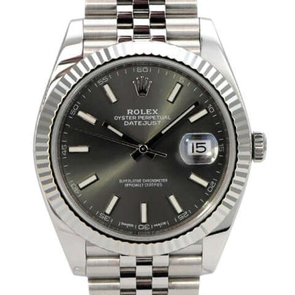 Rolex Datejust 41 Edelstahl Weißgold 126334 Rhodium Jubile-Band, schwarze Zifferblattansicht mit Datum