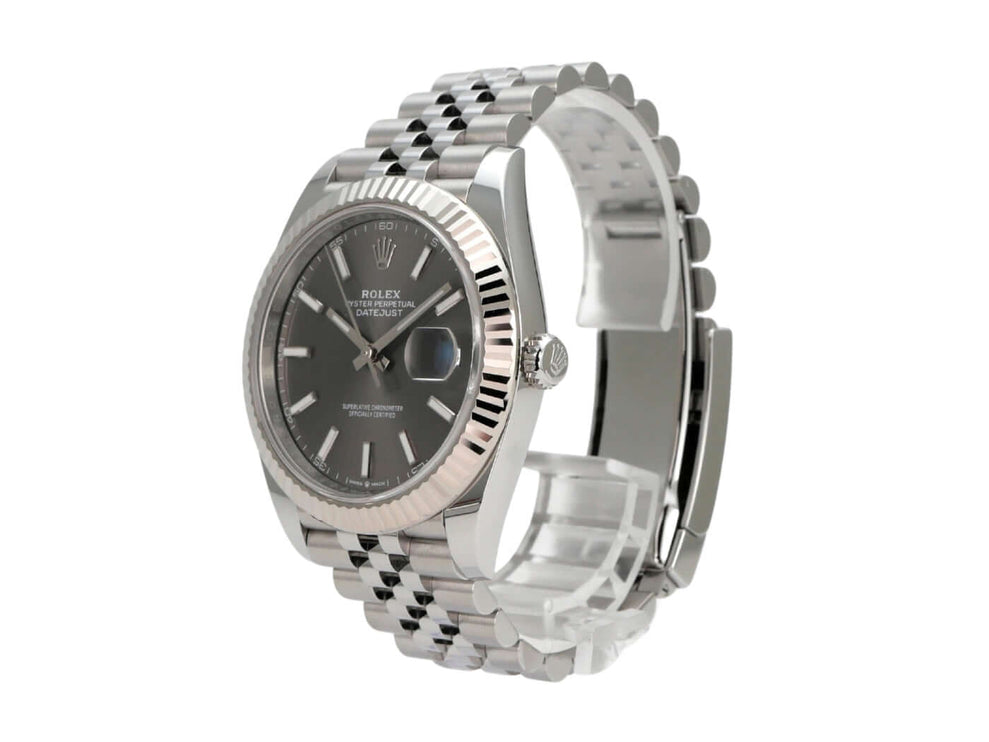 Rolex Datejust 41 Edelstahl Weißgold 126334 Rhodium Jubile-Band mit rhodiumfarbigem Zifferblatt und Jubile Armband.