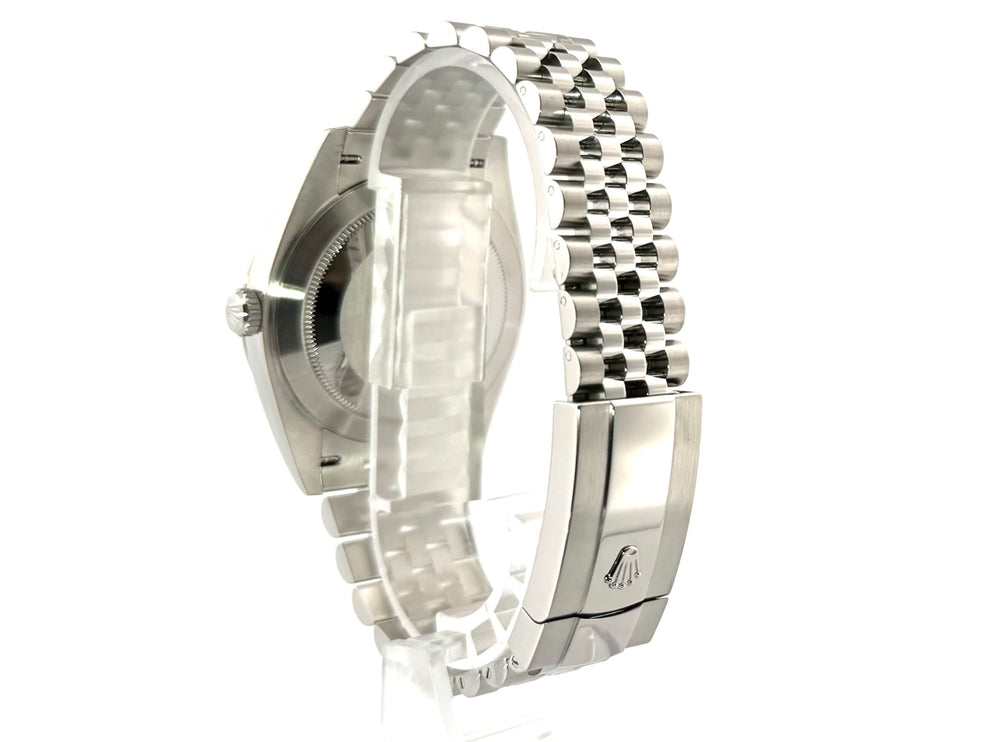 Rückansicht der Rolex Datejust 41 Ref. 126334 mit Edelstahl- und Weißgold-Jubile-Armband und Faltschließe