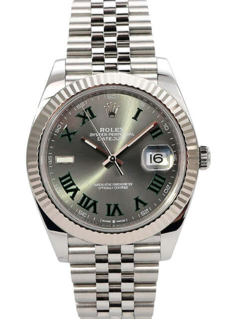 Rolex Datejust 41 Edelstahl Weißgold 126334 Rhodium Römisch Jubile-Band auf silbernem Armband, rhodiumfarbenes Zifferblatt.